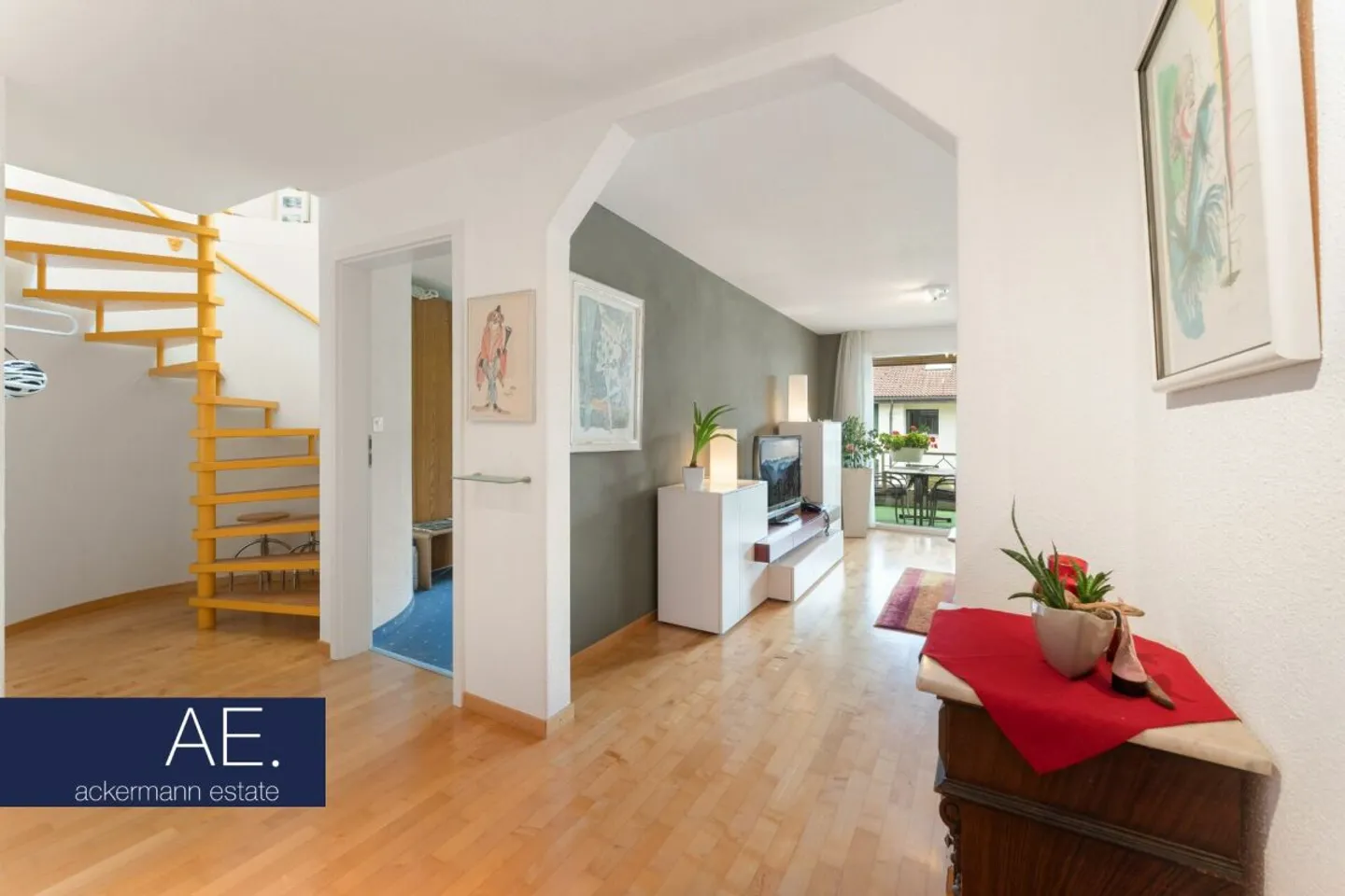 Spacious Duplex with Private Terrace - Photo 6 of 12