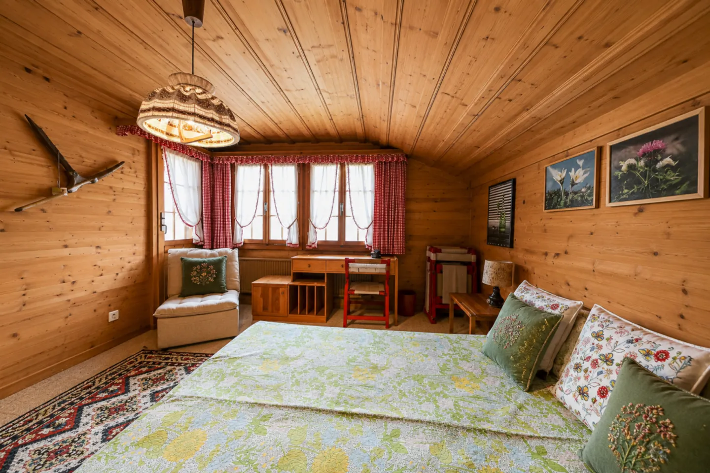 Chalet mit 3 Wohneinheiten, Schwimmbad und Garagen Höhenstrasse 14 - Photo 10 sur 12