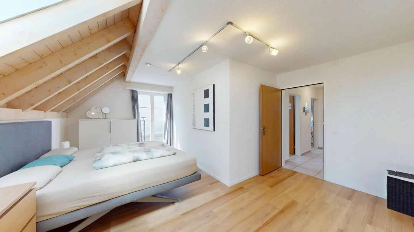 Family-Friendly Duplex with Garden - Photo 10 of 13