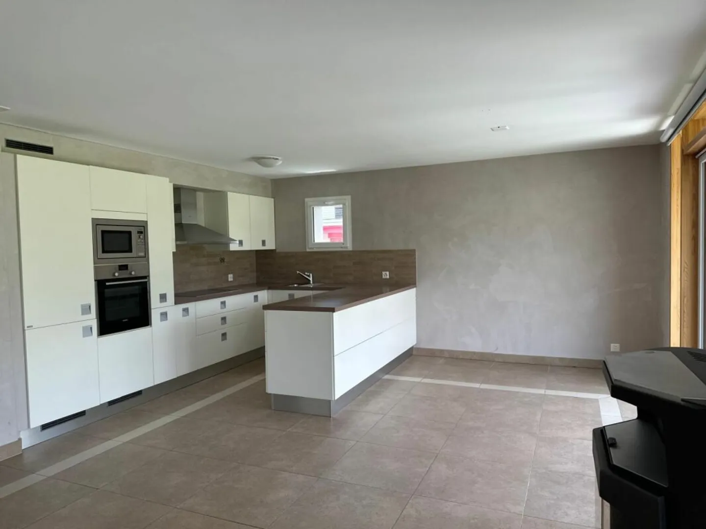 5.5 room ground floor apartment for rent - Photo 9 of 12