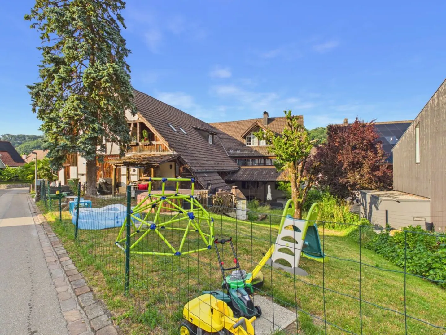 Grosszügiges Mehrfamilienhaus - Foto 5 von 9