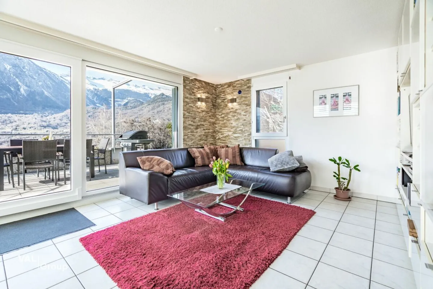 Exclusive Apartment with Terrace - Photo 2 of 13