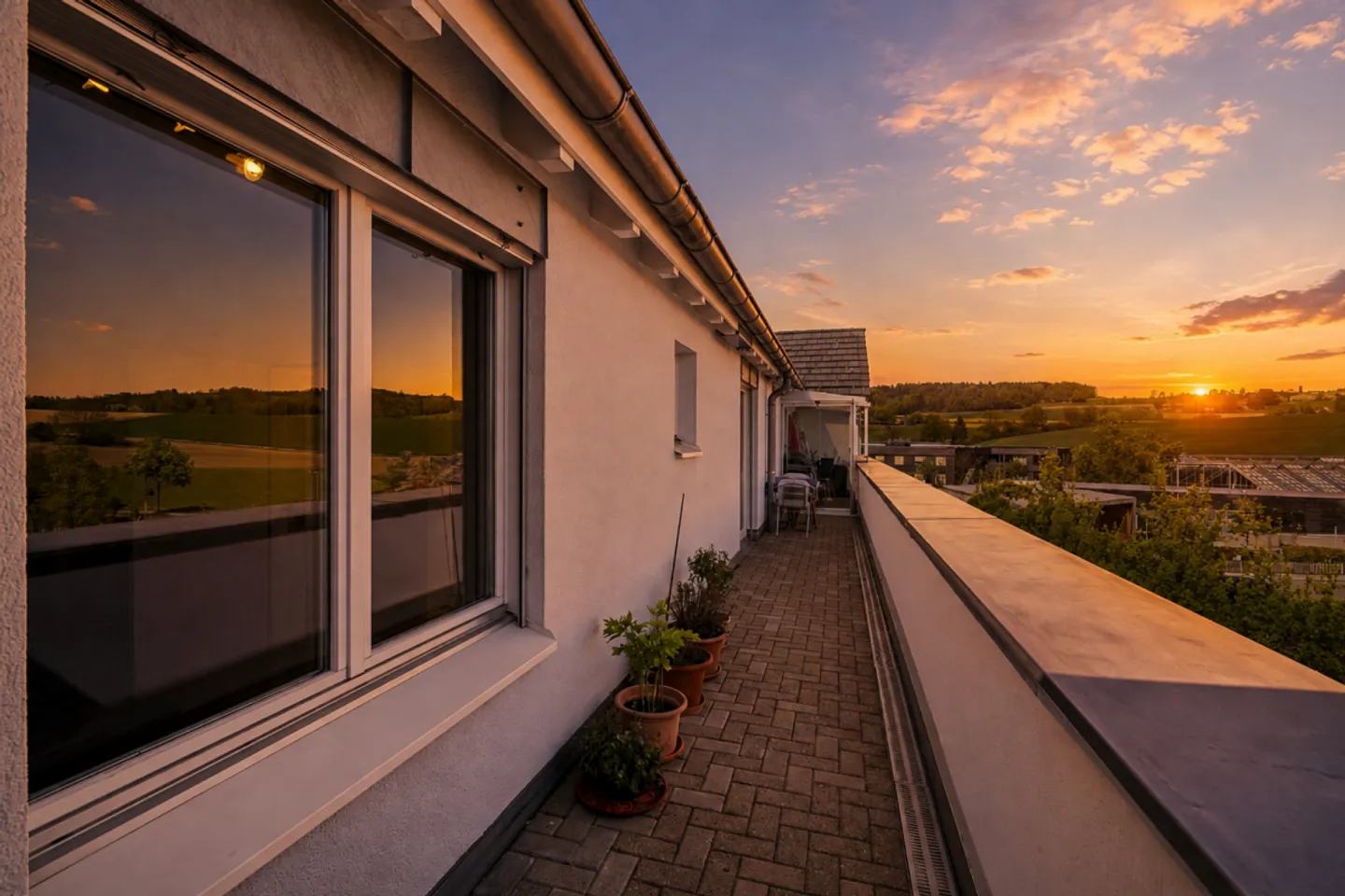 Au-dessus des toits de Kloten - Vivre avec une vue qui enchante en toute saison - Photo 1 sur 12