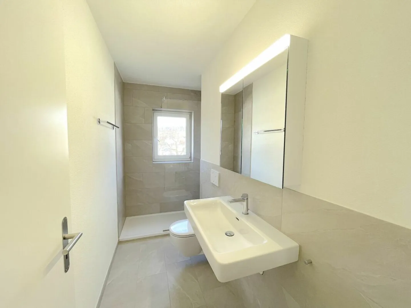 Stilvolles Apartment mit grossem Balkon - Foto 3 von 11