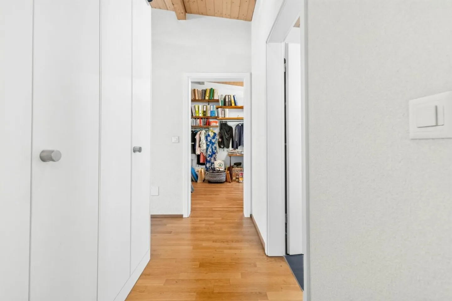 Vivre au-dessus du lac Walen - Appartement en attique ensoleillé de 3½ pièces avec vue panoramique - Photo 12 sur 13