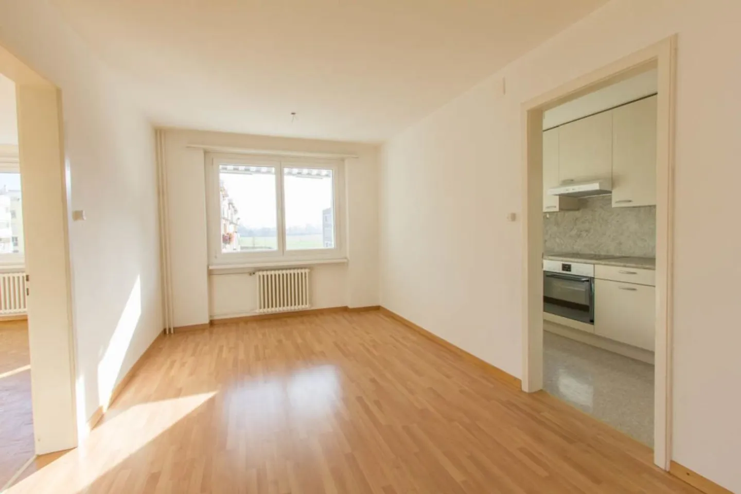 Appartement spacieux de 2 ½ pièces près du centre - Photo 3 sur 8