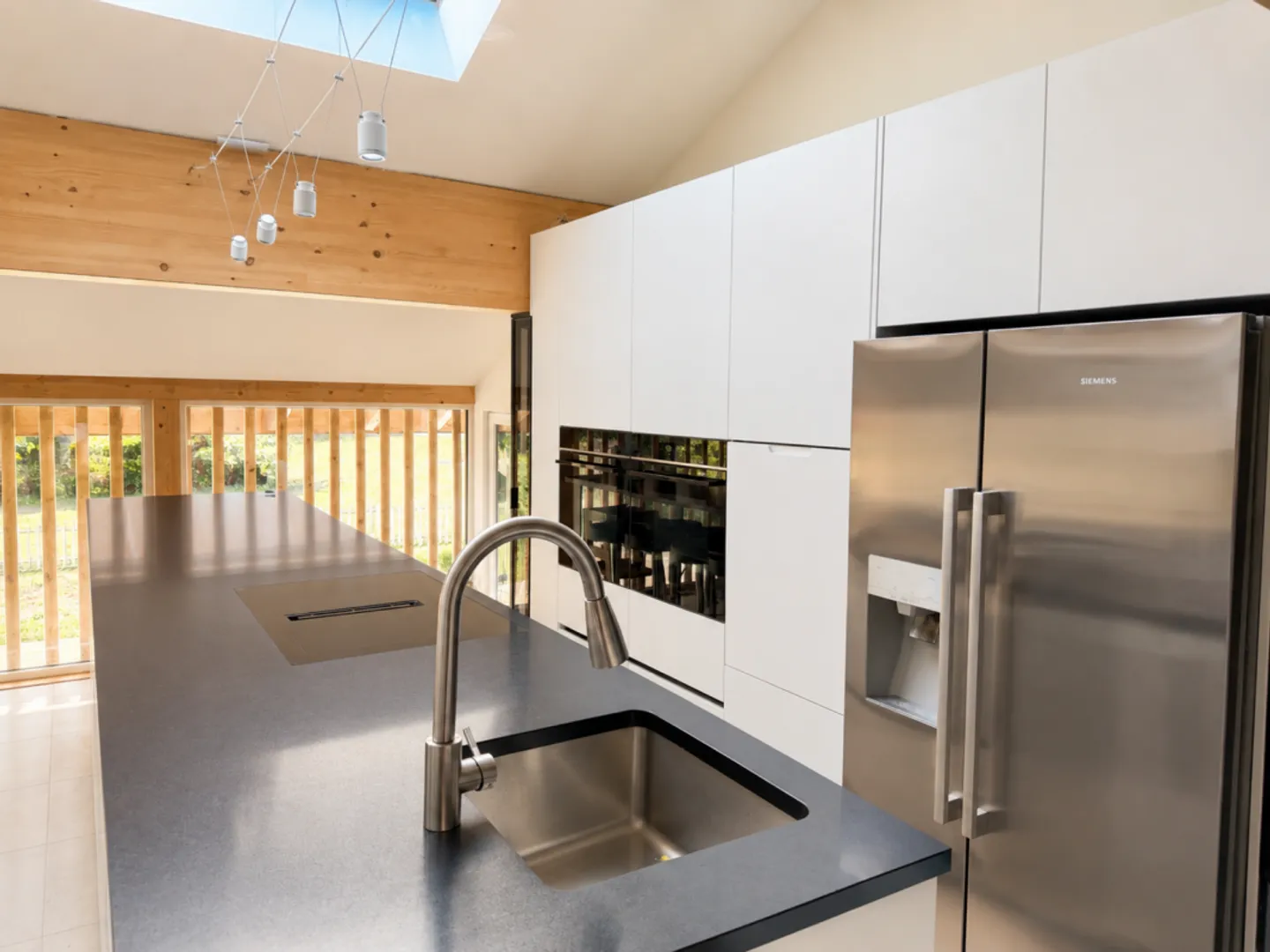 Appartement d'architecte avec jardin - Photo 3 sur 13