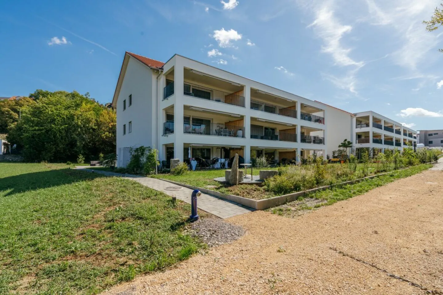 Incantevole appartamento con giardino di 2.5 locali con vista idilliaca sul verde - Foto 12 di 13