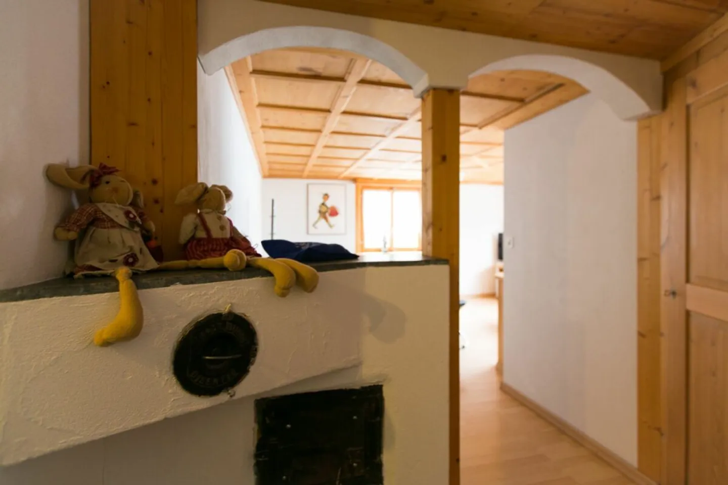 3 1/2 Room Apartment, 90 m2 Living Space, via dil bogn 1, 7188 Sedrun. We are renting a modern renovated, furnished and bright apartment from June 1, 2026. - Photo 1 of 9