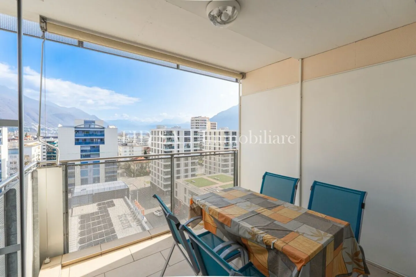 LOCARNO - Central location and free view from the top floor - Photo 1 of 10