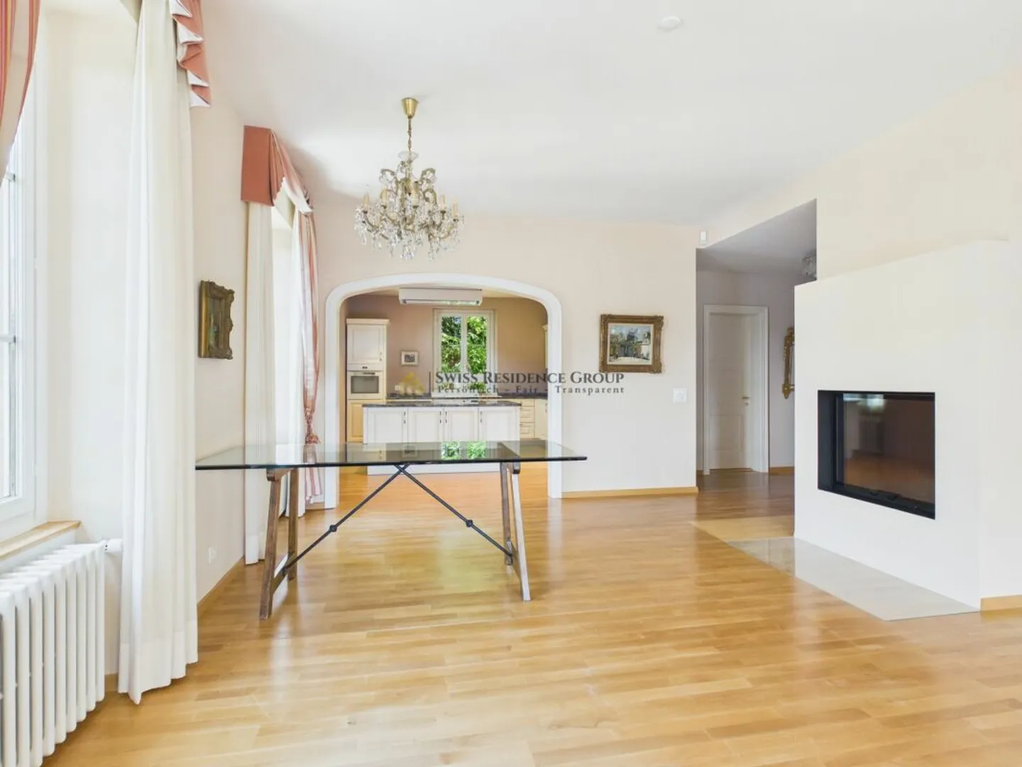 Old Building Charm Meets Modern Luxury - Unique 4.5-Room Apartment with Garden & Fireplace in 8008 Zurich - Photo 6 of 13
