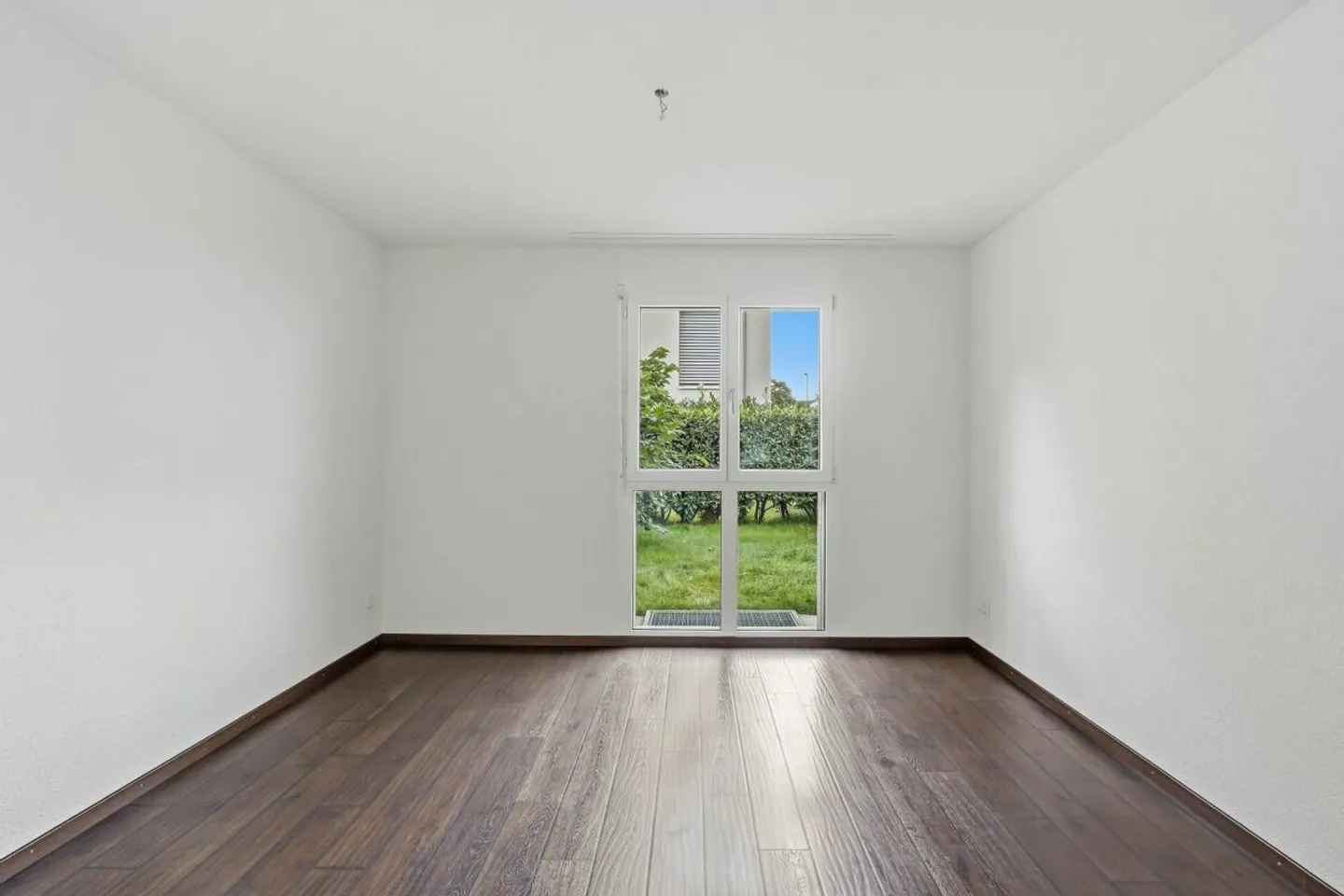 Beautiful 4.5 Room Garden Apartment with Winter Garden - Photo 9 of 13