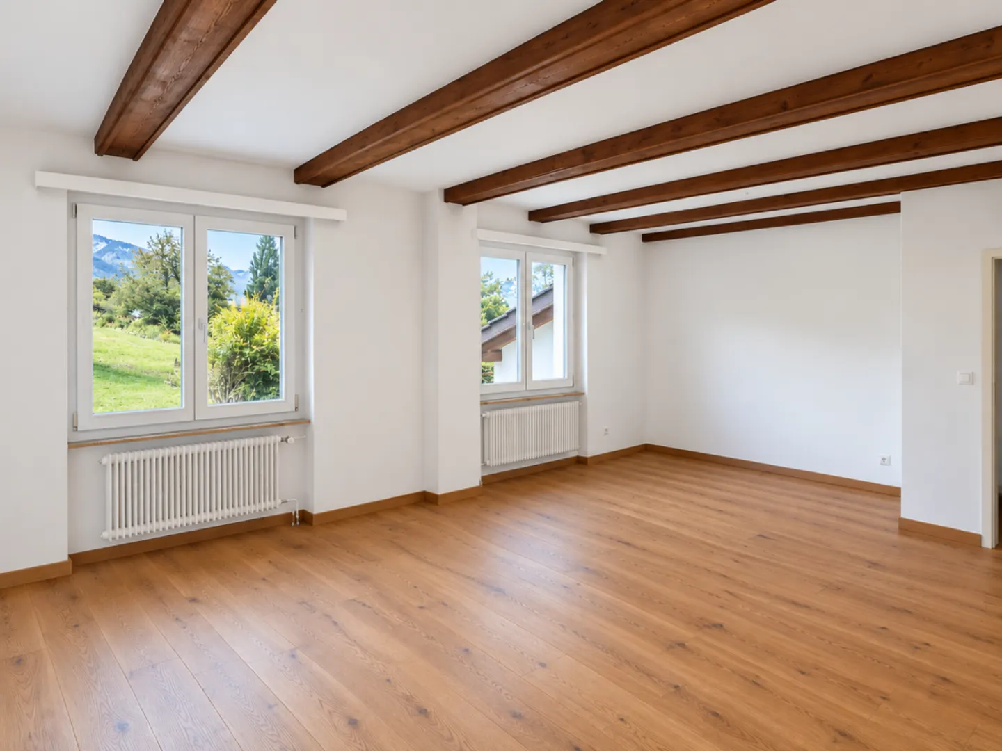 6½-Room Single-Family House in the Green with Beautiful View - Photo 2 of 13