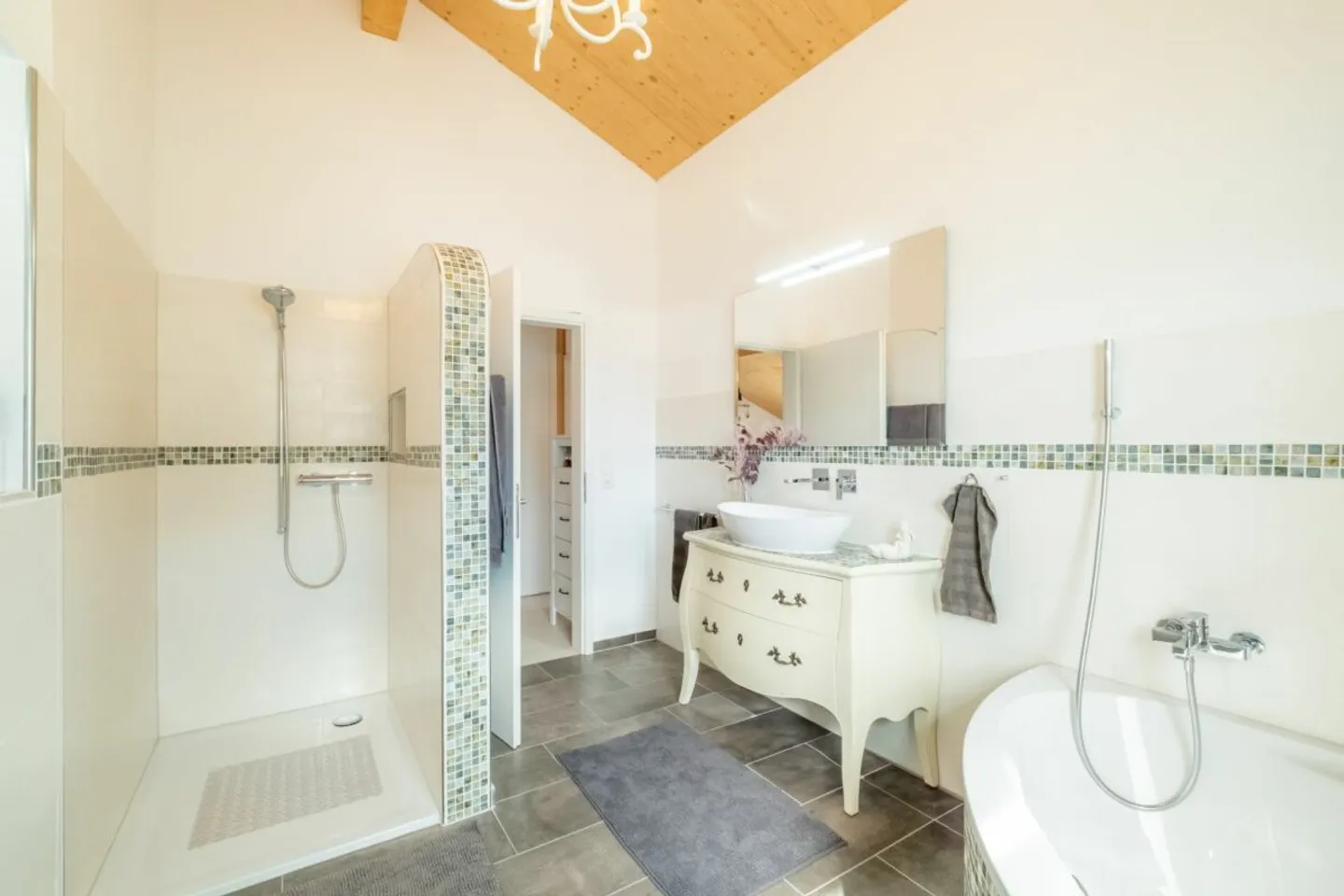 Wohlfühloase mit Weitblick - stilvoll wohnen in Bad Ragaz - Foto 11 von 13