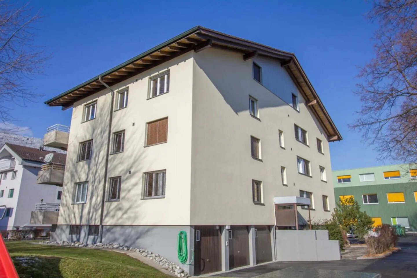 Charmante Dachwohnung mit Aussicht - Foto 2 von 11