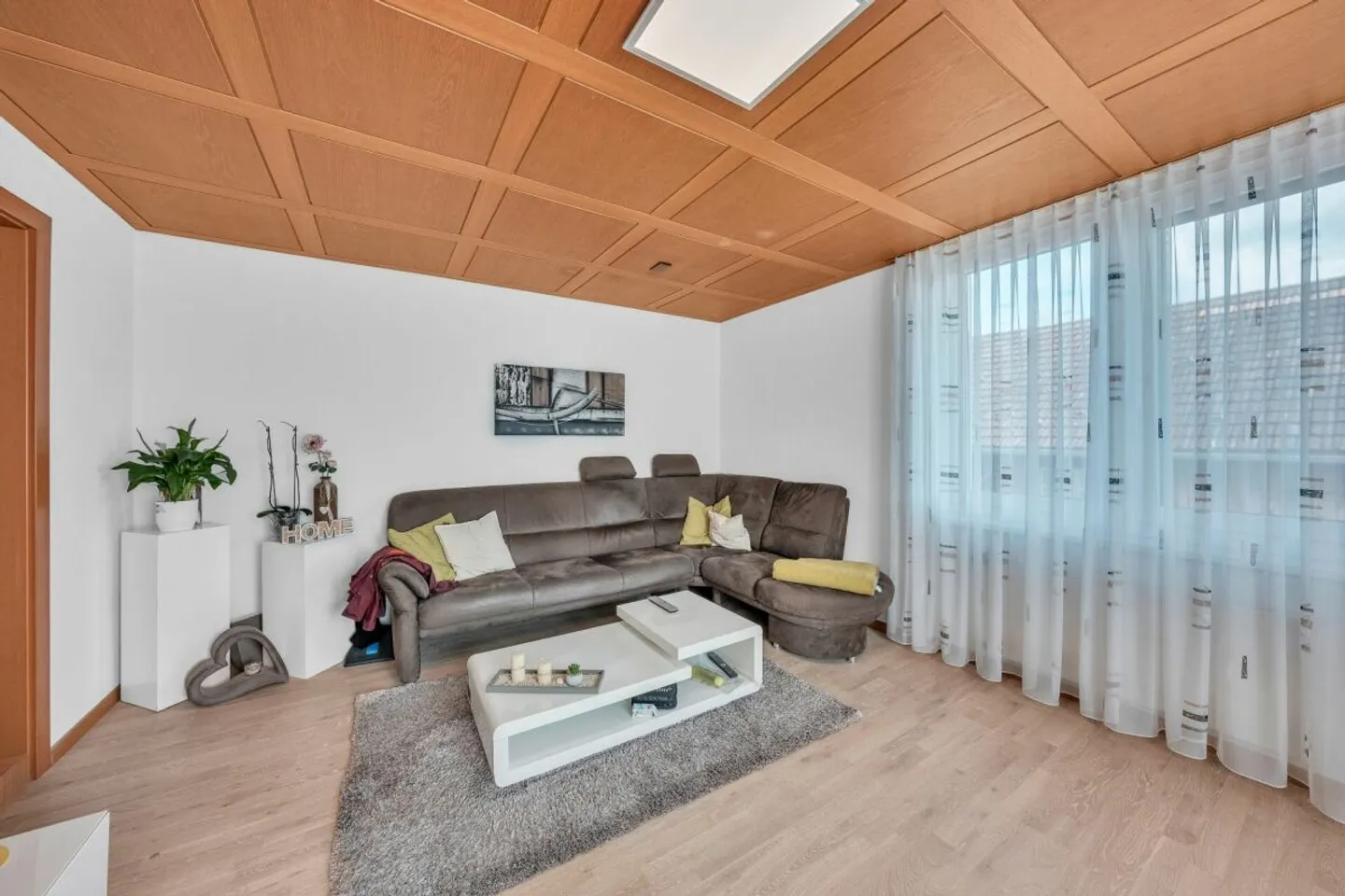 Wohn- und Geschäftshaus mit Nebenbauten - Foto 3 von 11