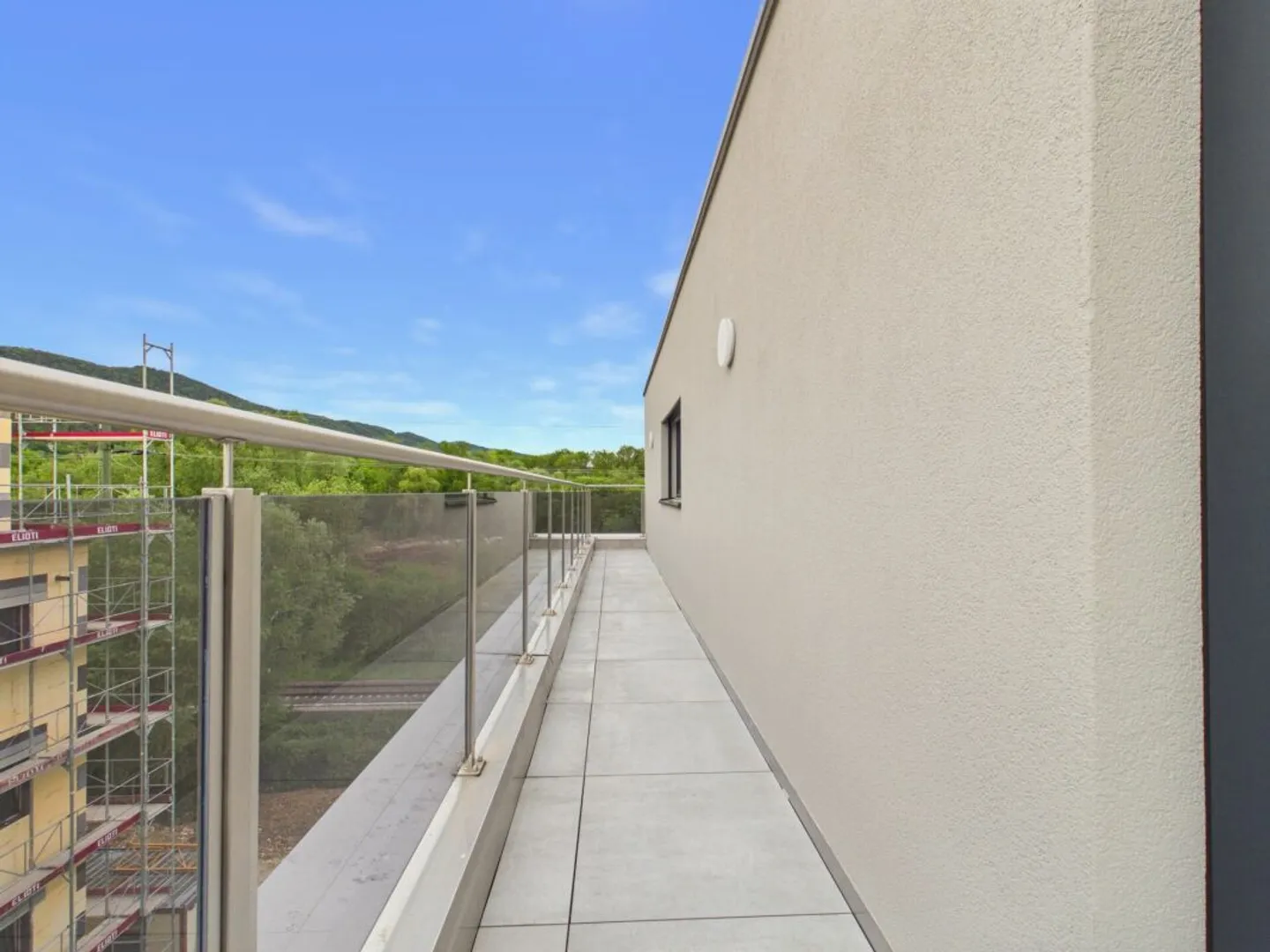 Stilvolle Attikawohnung mit grosser Terrasse und exklusiver Wohnkomfort in Delémont - Foto 13 di 13