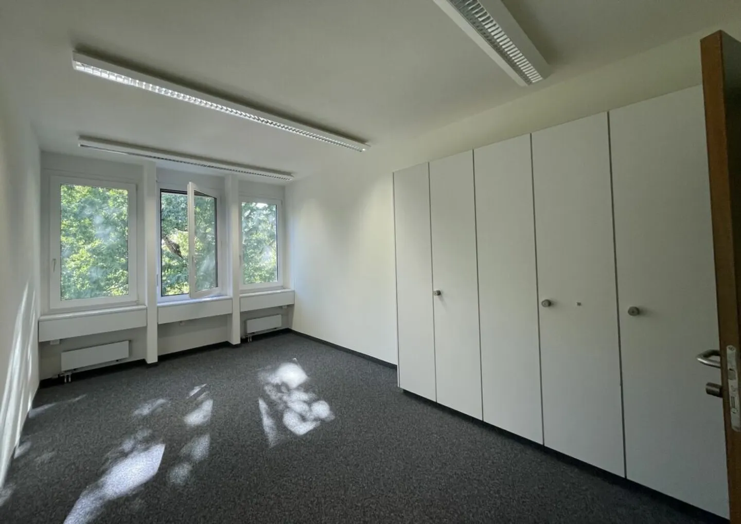 Uffici in un ambiente tranquillo 17 - 58 m² - Foto 1 di 13
