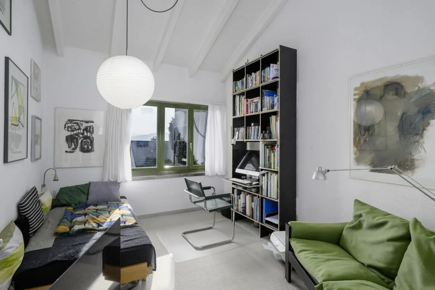 Family House with Idyllic Garden - Photo 4 of 7