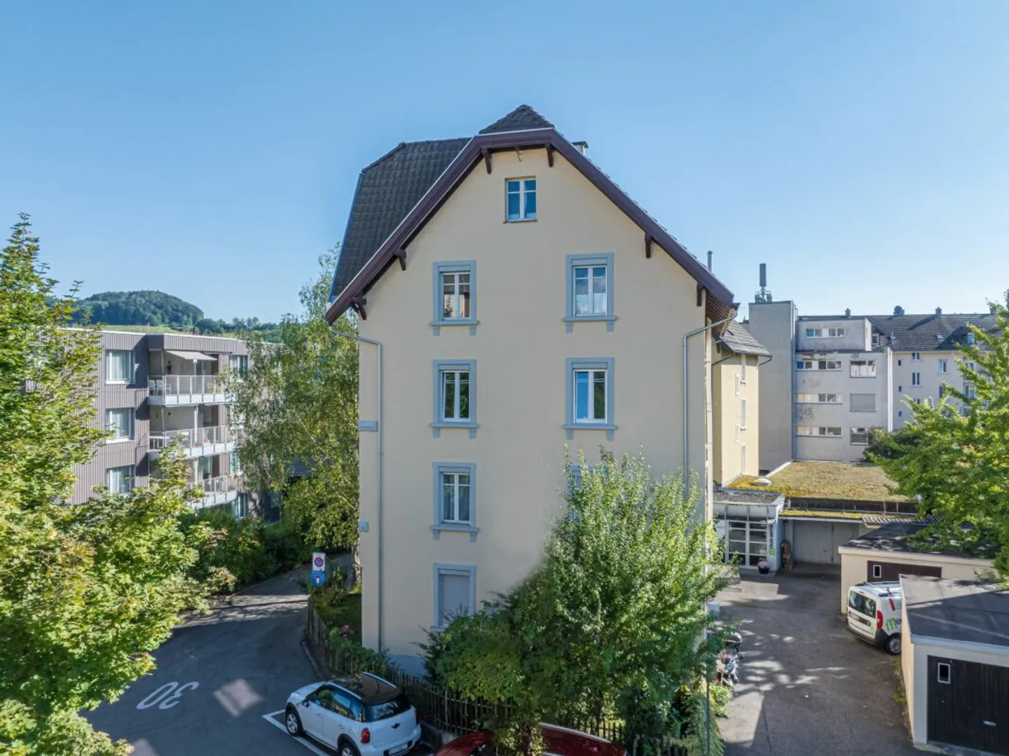 Geräumige Garagenbox mit Vorplatz - Foto 3 von 3
