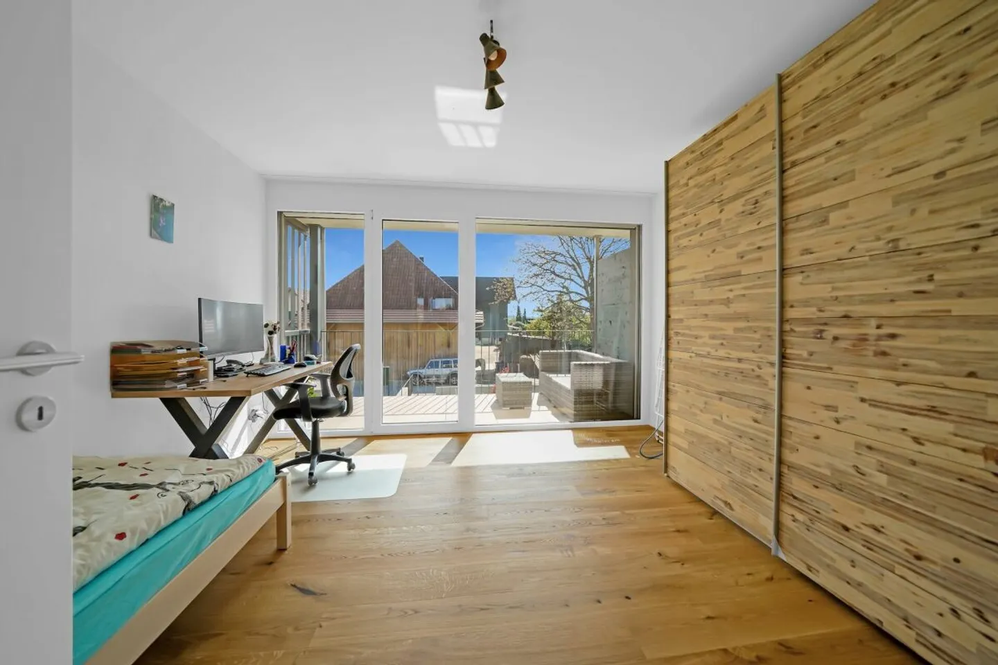 NEW BUILD - Modern Corner Townhouse with Many Extras in Idyllic Location - 10 Minutes from Lyss - Photo 10 of 13