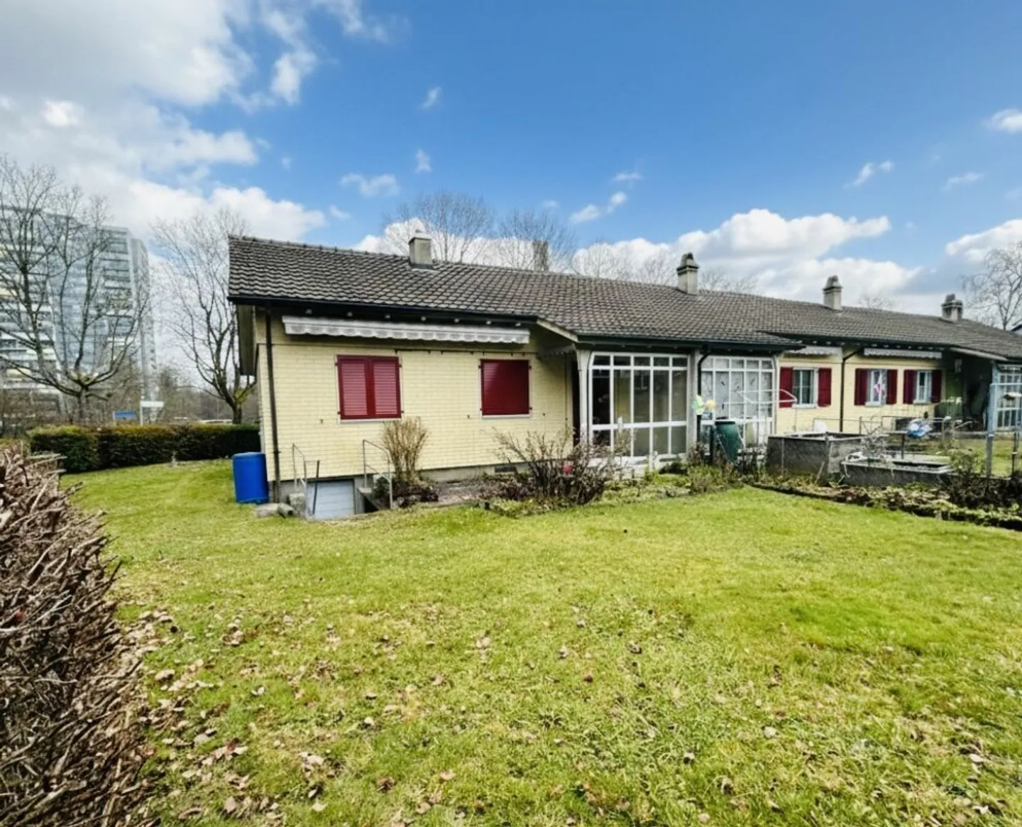 Charmantes Reiheneckhaus mit Garten und Ausbaureserve in Bern-Bethlehem - Photo 2 of 7