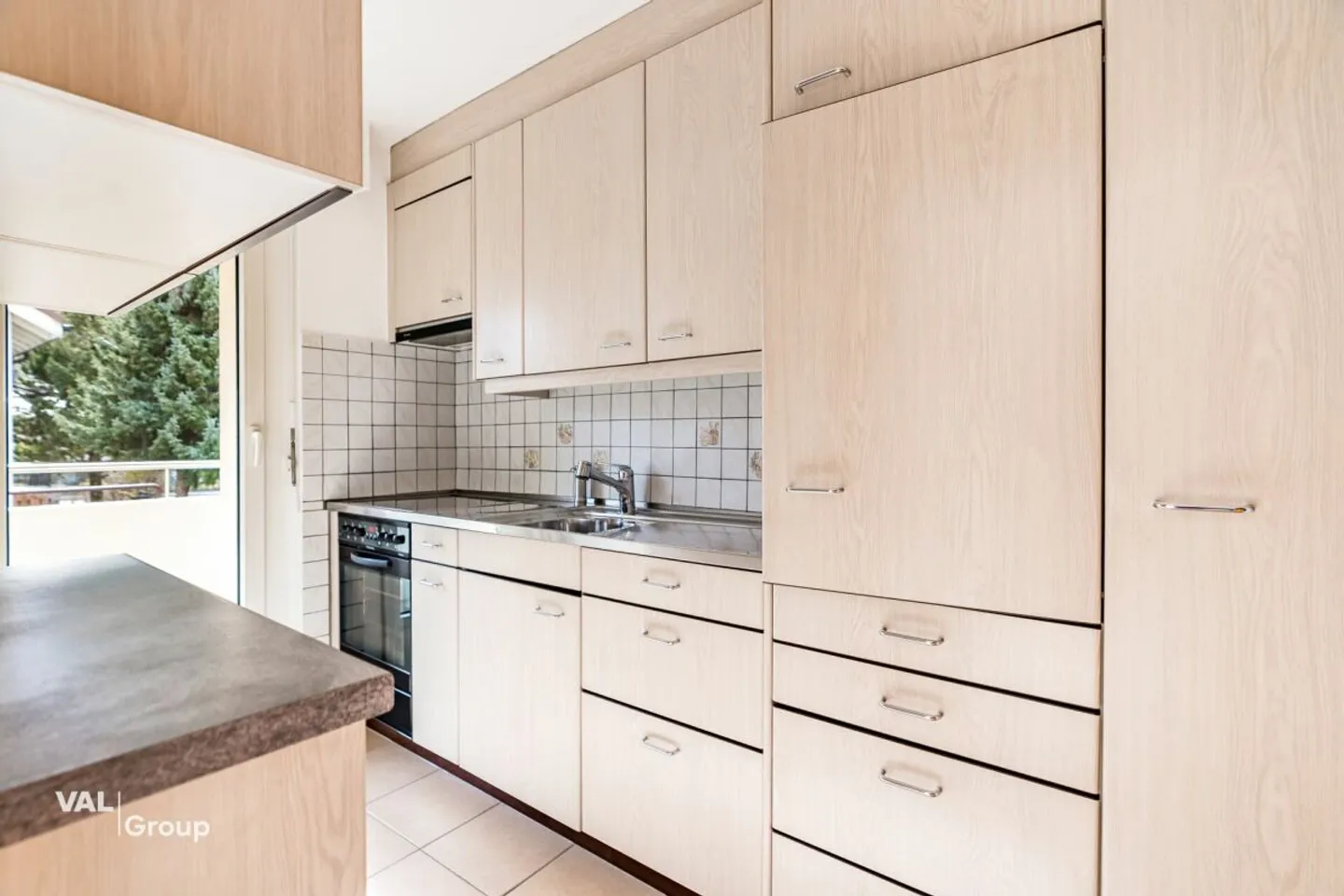 4.5-Zimmerwohnung in Toplage - grosszügige Räume, Balkon und Garage - Photo 7 of 13