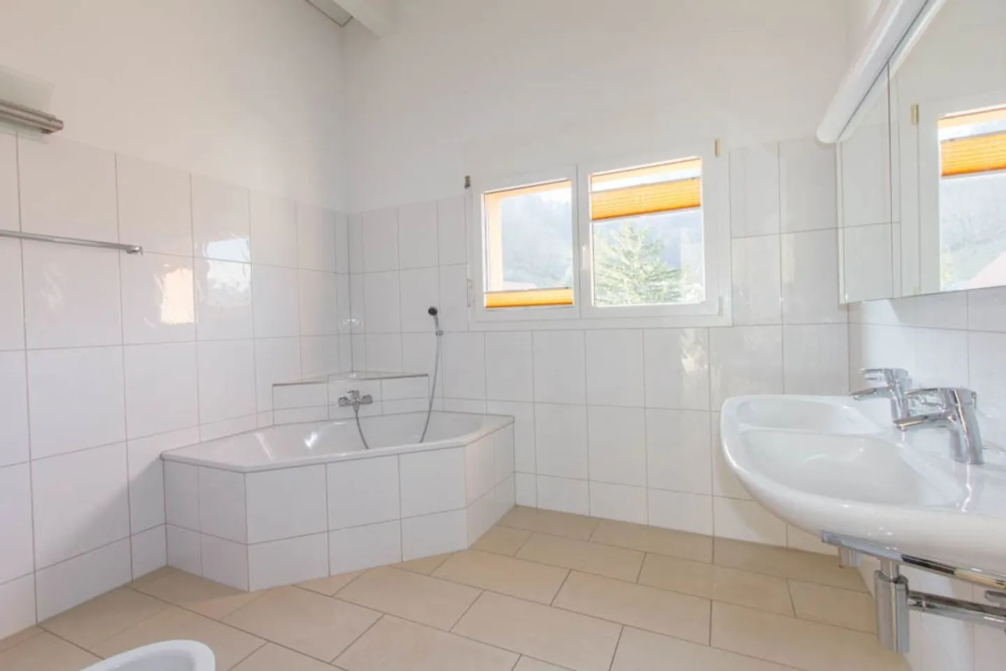 Appartement en attique attrayant et lumineux avec vue - Photo 9 sur 13