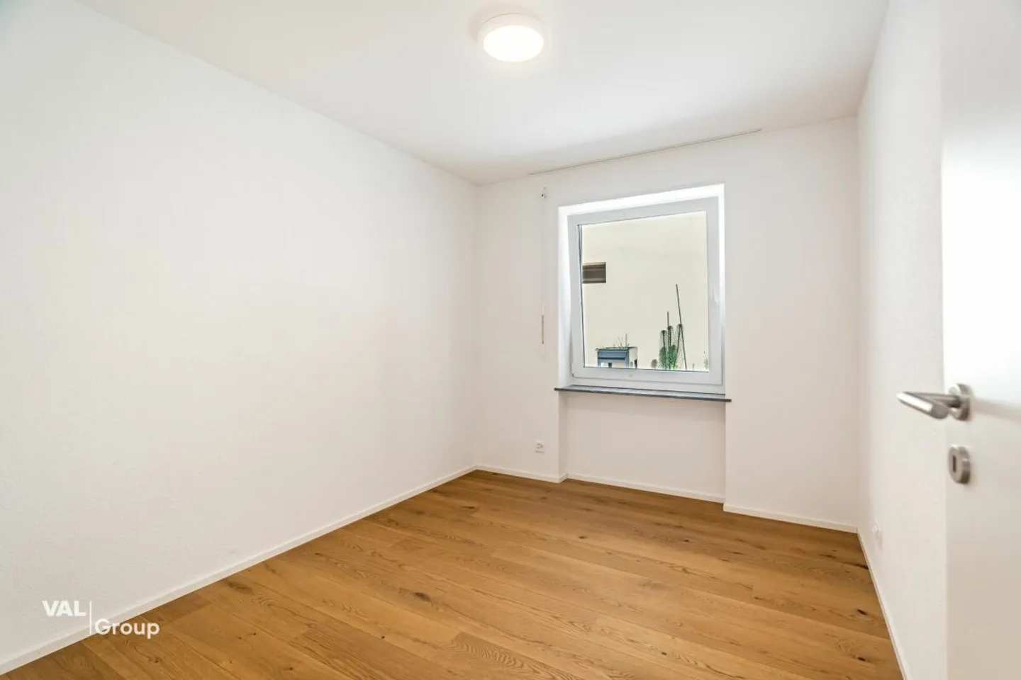 Exclusive 5.5-room apartment with single-family home character - prime location - Photo 7 of 13