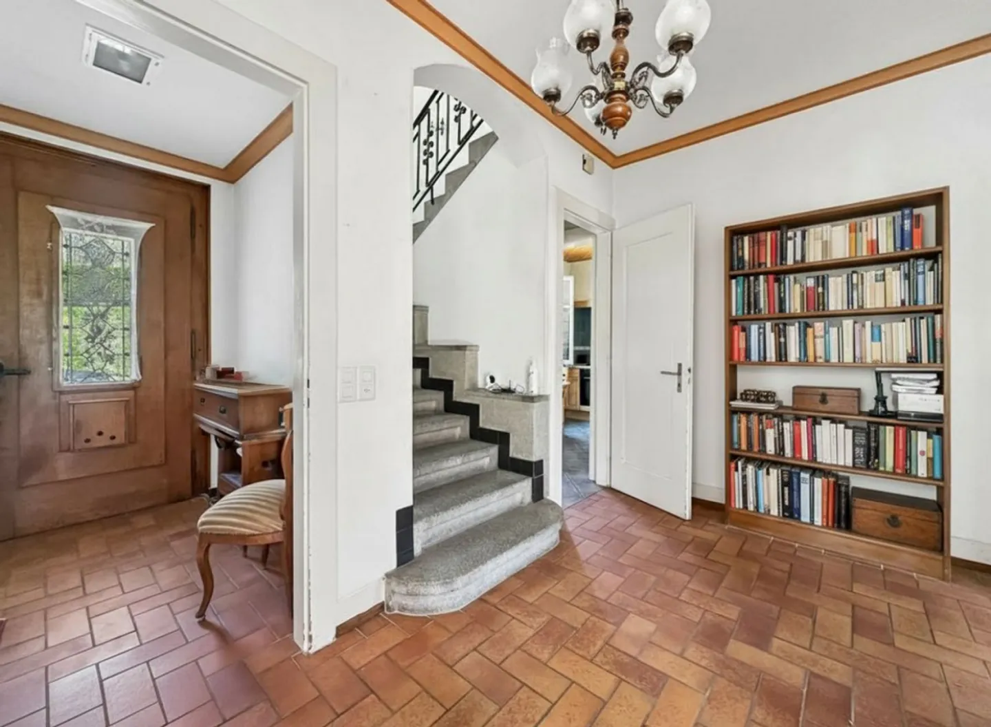 Una bella villa Art Deco su un grande giardino - Foto 4 di 13