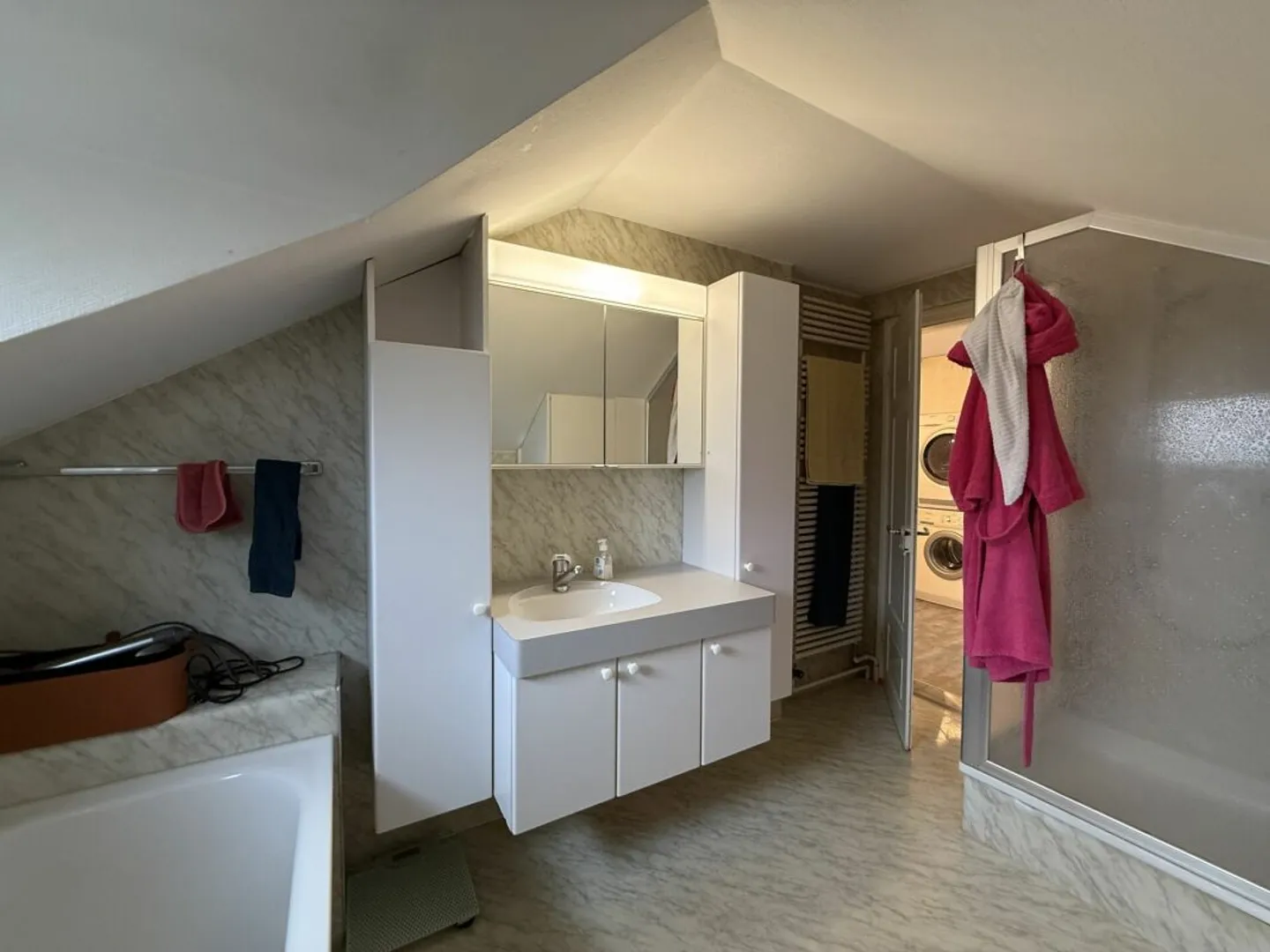 Attraktive 4.5-Zimmer-Wohnung in Uni-Nähe - befristet mietbar - Foto 8 von 13