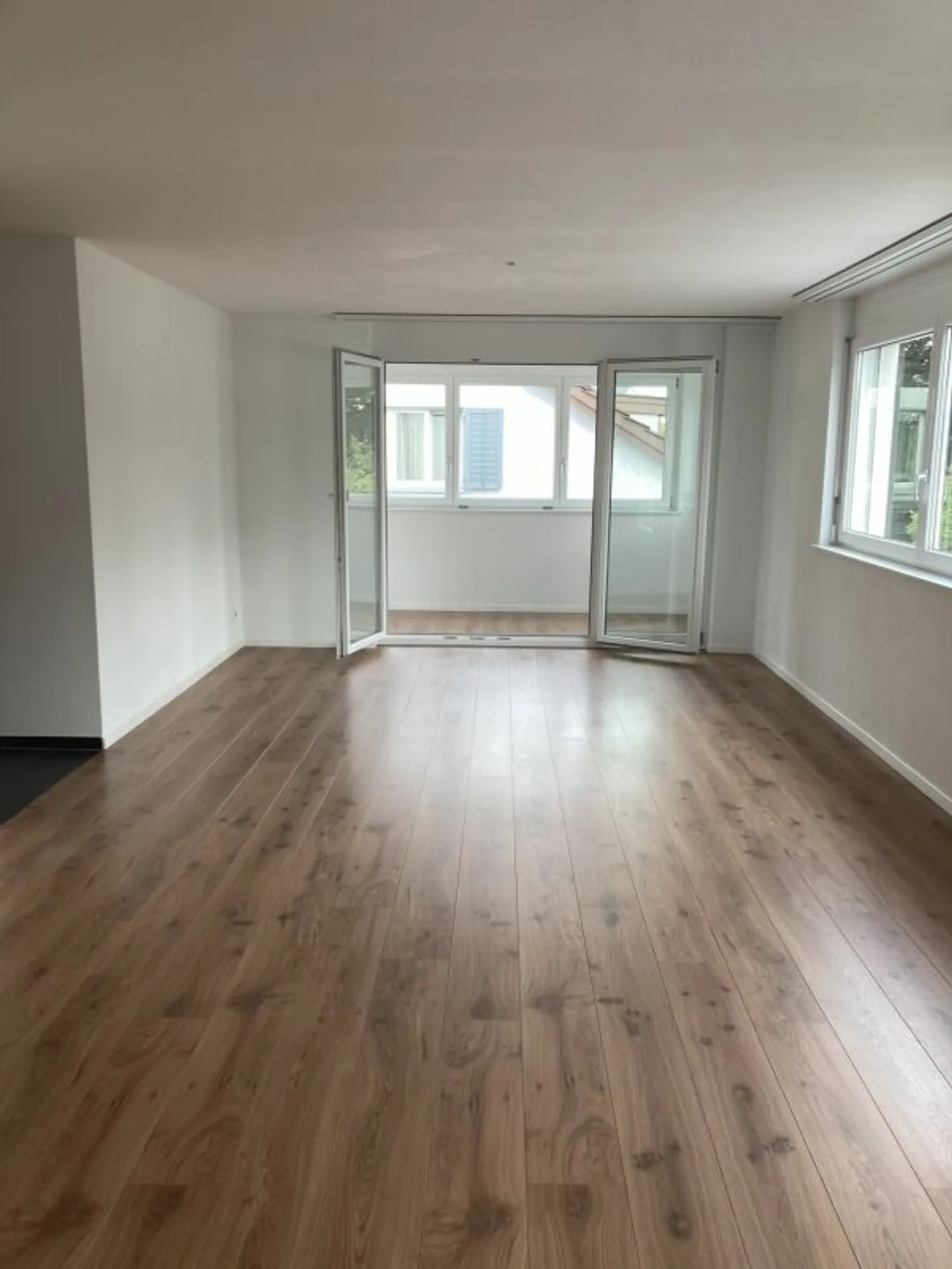 Belle, moderne appartement de 3 1/2 pièces idéal pour les navetteurs - Photo 3 sur 8
