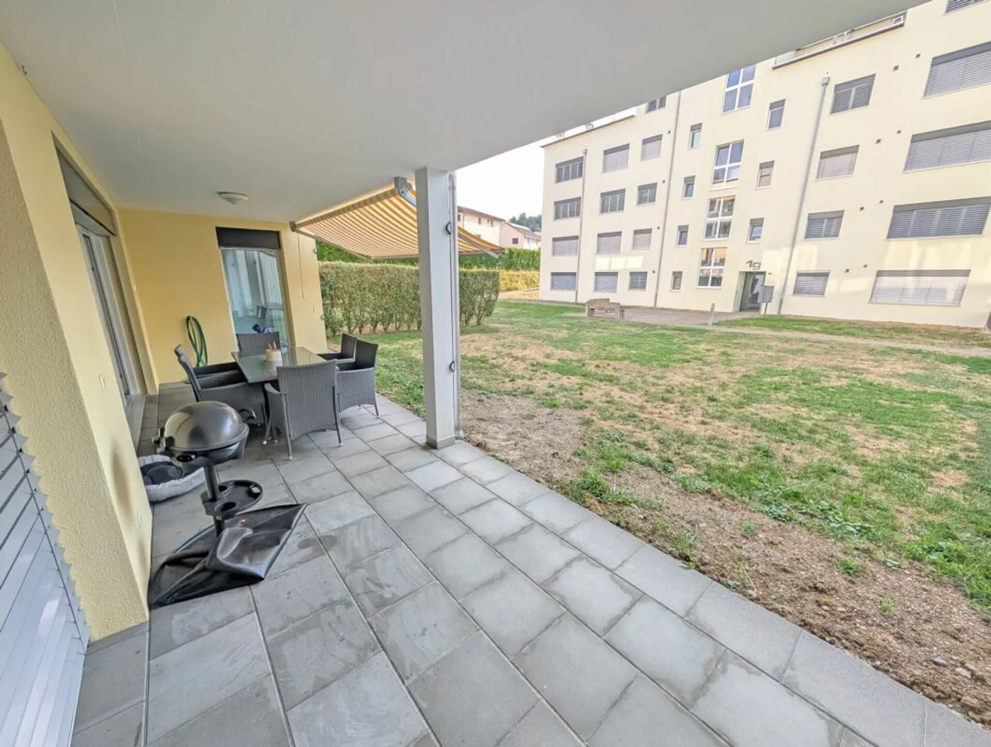 Bright garden apartment in the sought-after "Diamant" development - Photo 10 of 13