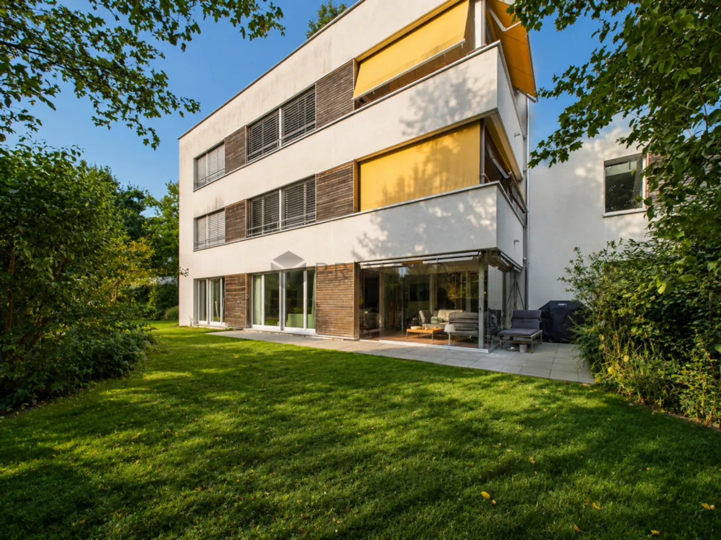 4.5 Zimmer-Gartenwohnung mit Wintergarten und eigenem Garten - Photo 1 of 12