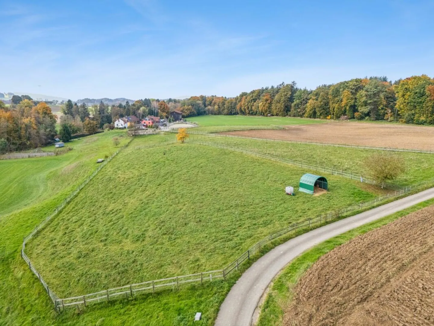 Installation équestre de rêve avec différentes surfaces de mouvement et beaucoup de pâturages à Dotnacht - Photo 11 sur 13