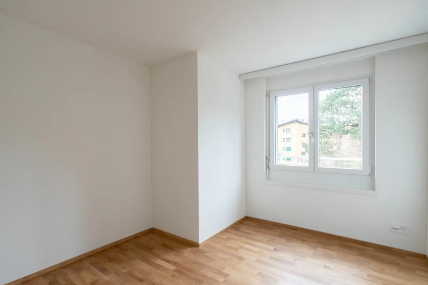 Attractive 4.5-room apartment in a sunny location with a separate office - Photo 6 of 12