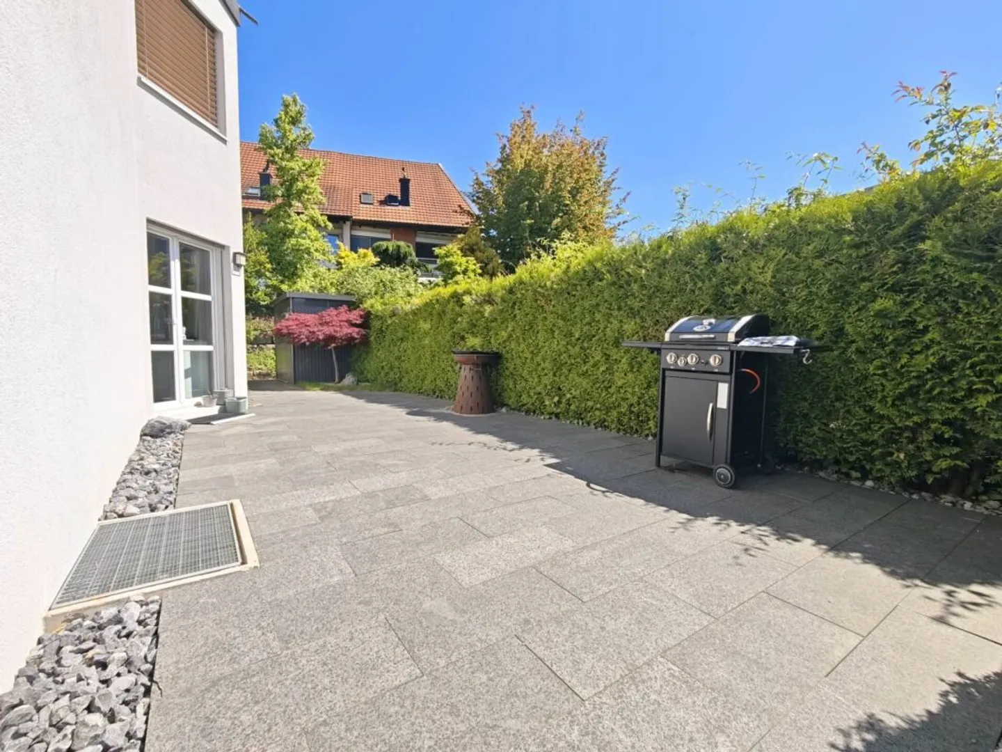Single-family house with a separate apartment, conservatory, and garage in Oberglatt - Photo 7 of 13