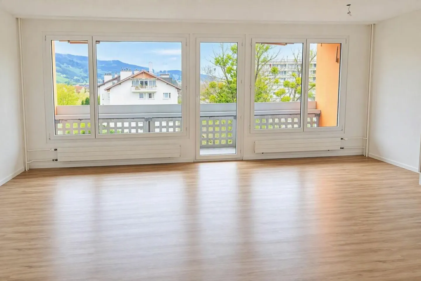 Attractive 3.5-room apartment - freshly renovated - Photo 3 of 11