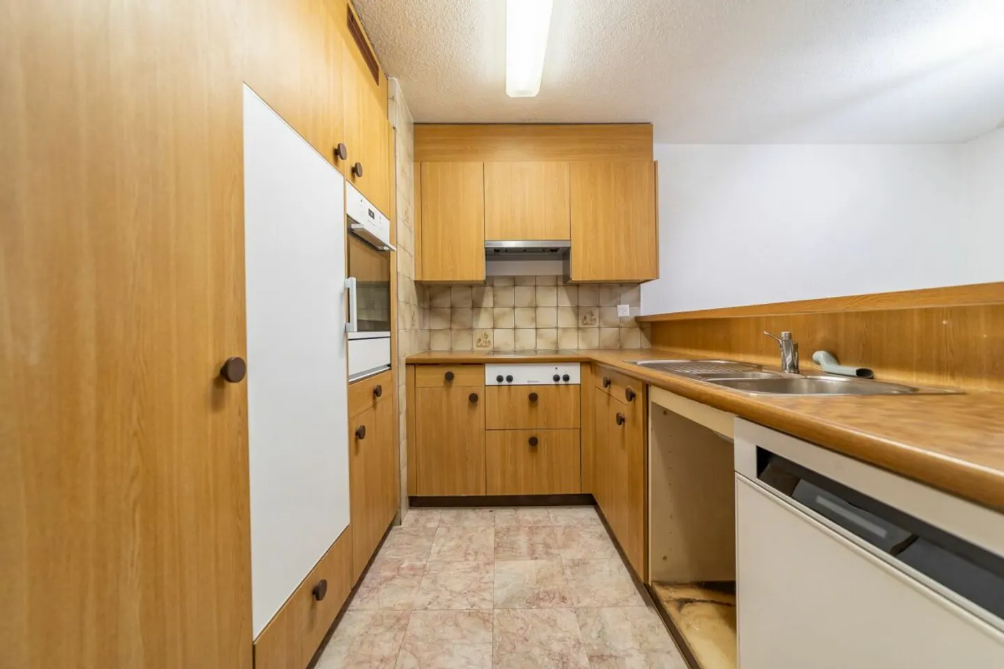 Appartement lumineux de 3,5 pièces à Küngoldingen (commune d'Oftringen) avec terrasse spacieuse (rez-de-chaussée) - Photo 3 sur 10