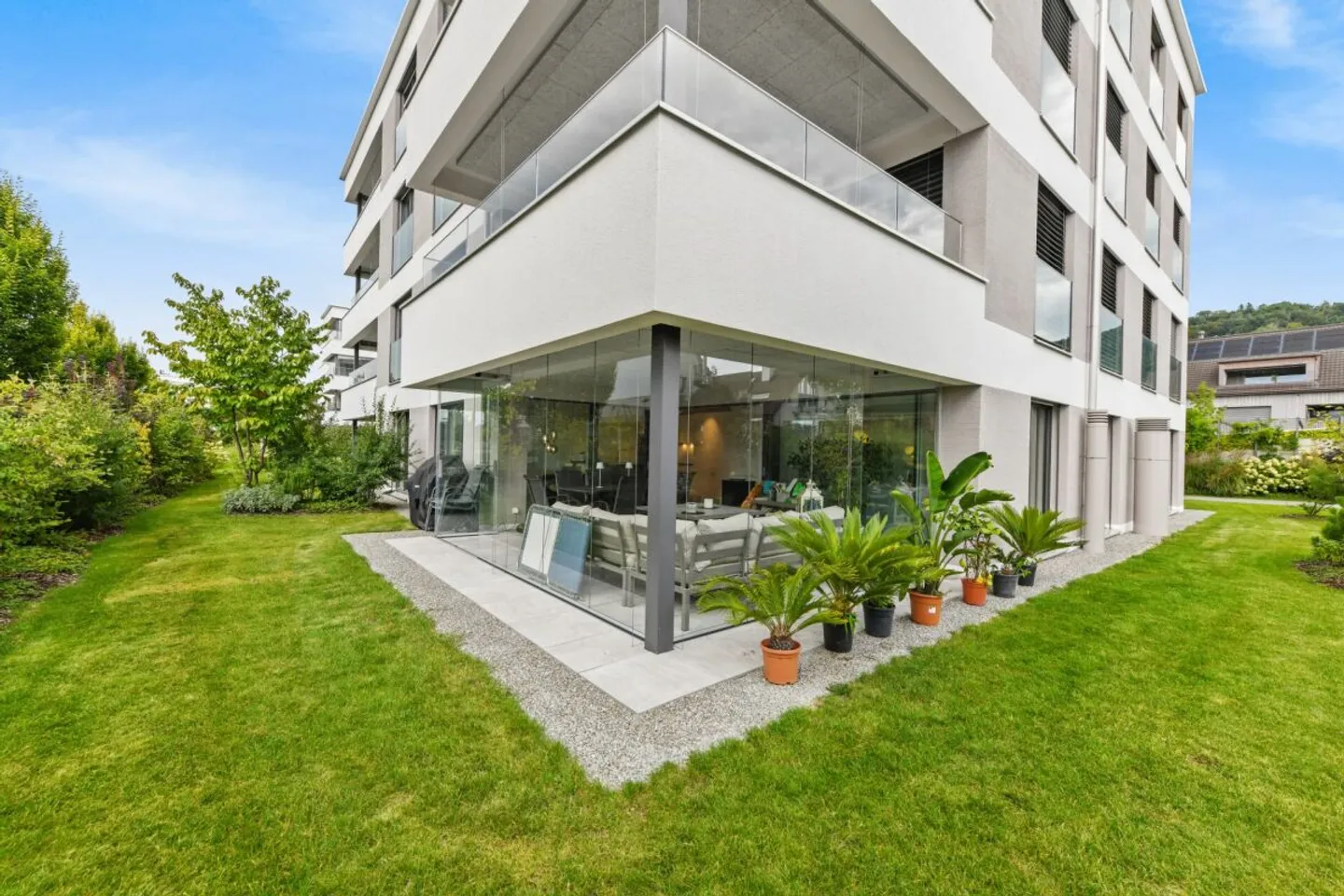 Exklusive Gartenwohnung mit Terrasse und idyllischem Garten in zentraler Lage - Foto 1 von 13