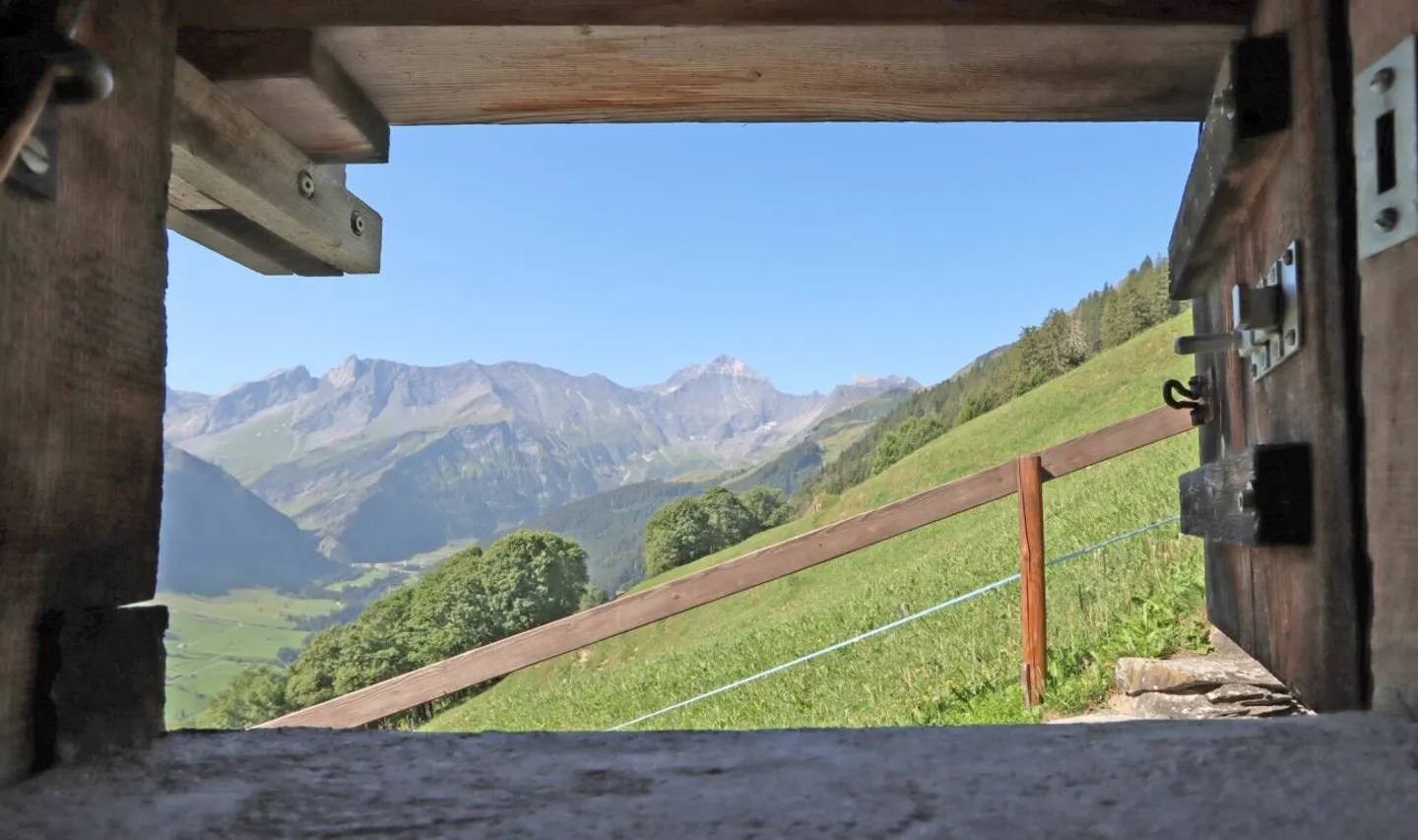Freistehendes Ferienhaus an ruhiger und sonniger Lage in Elm, Gemeinde Glarus Süd - Foto 11 von 13