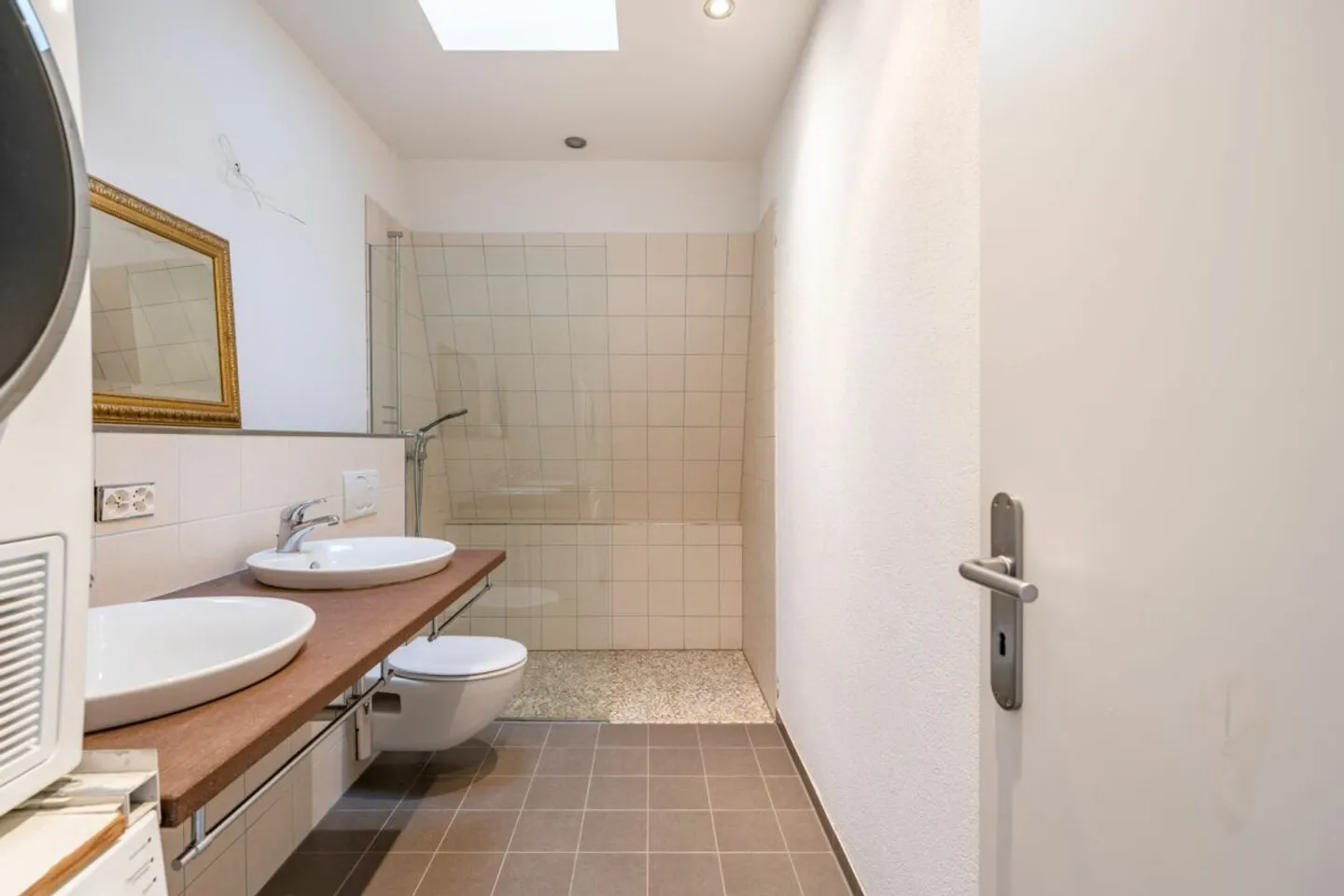 Appartamento familiare Zunzger a prezzi accessibili con 5,5 stanze e 135 m² di superficie abitabile netta / incl. garage e grande cantina - CHF 652'000.- - Foto 8 di 9