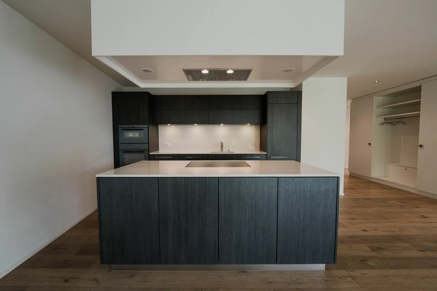 Moderne 3½-Zimmer-Wohnung mit Option auf 4½ Zimmer und schöner Aussicht über Luzern - Photo 2 sur 7
