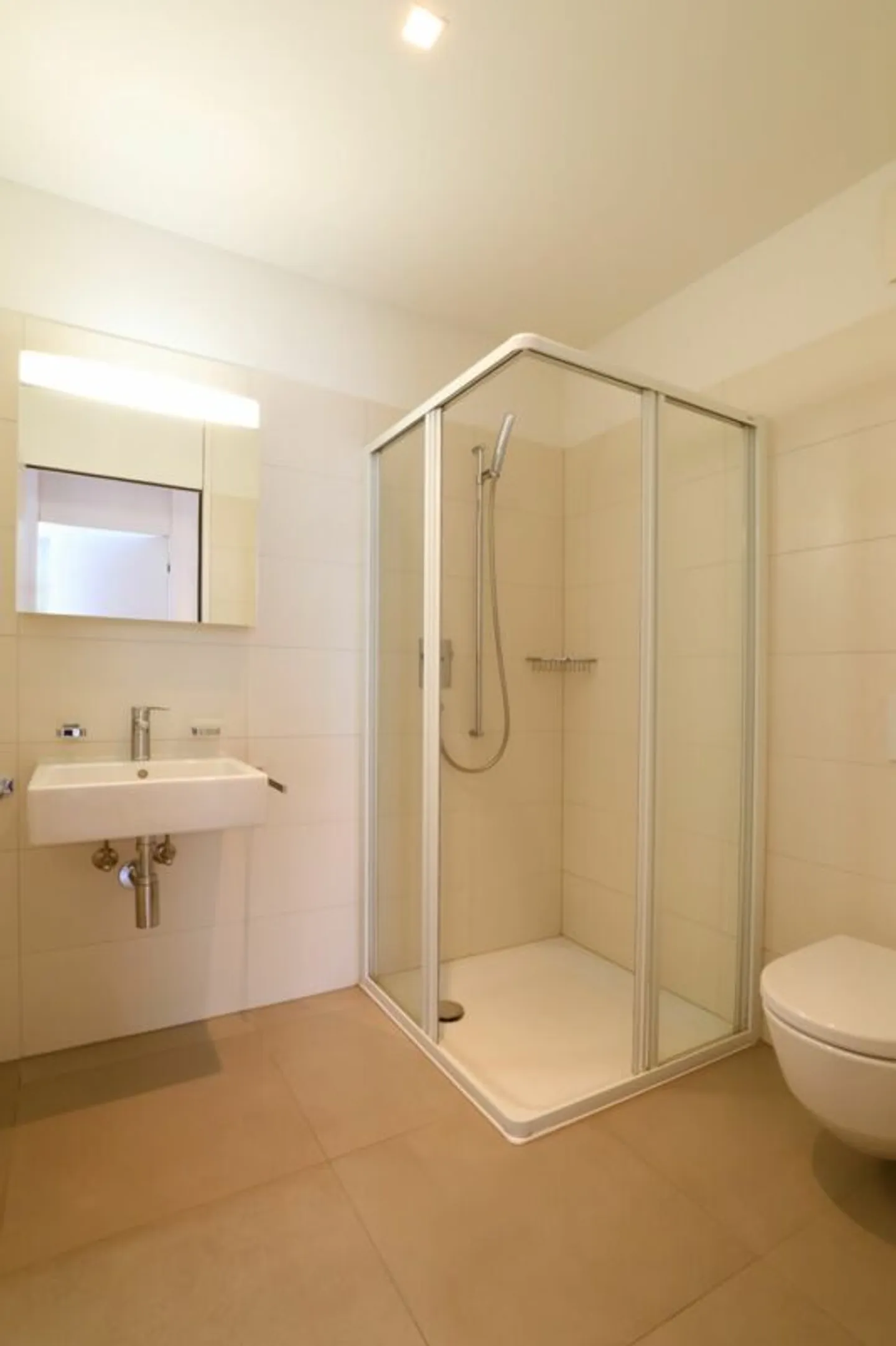 LOSONE - Wohnung zur Miete mit Parkplatz in der Garage - Foto 7 von 11