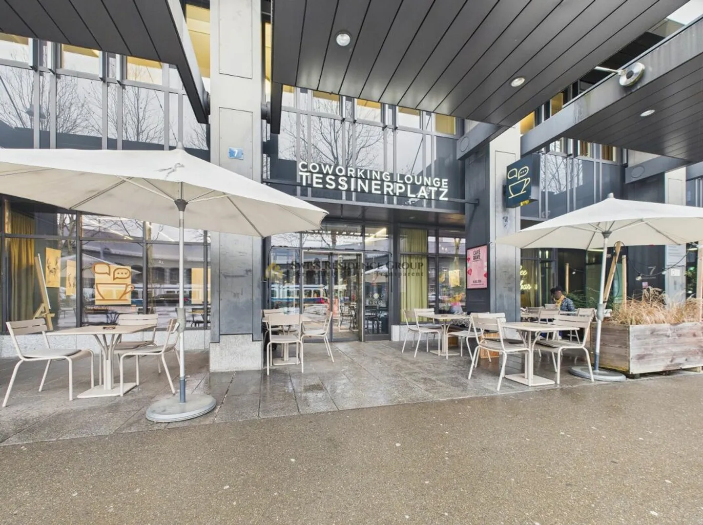 Top equipped office spaces in a central location with a well-thought-out coworking concept - Photo 1 of 13