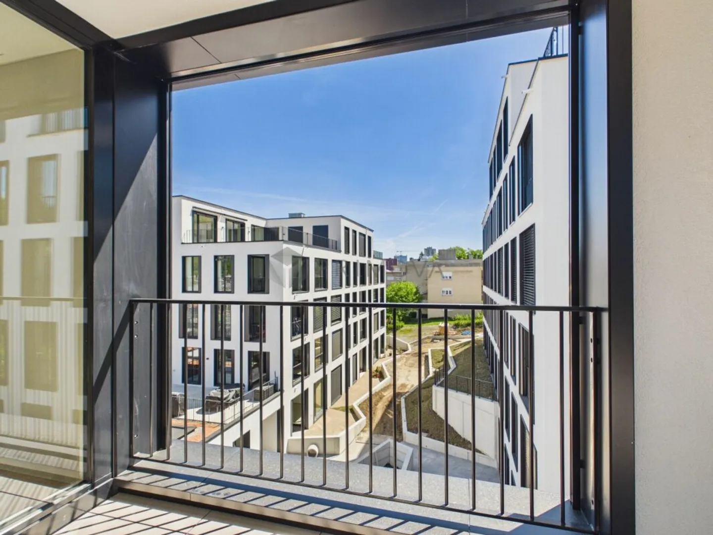 Exclusive first occupancy of a modern Minergie condominium - Photo 4 of 13