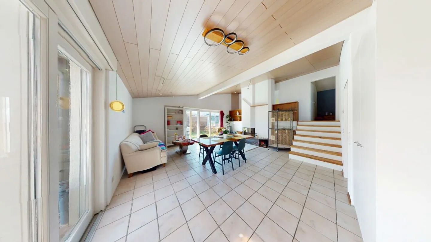 Family Dream in Zofingen - Single Family House with Large Garden and Lots of Potential - Photo 3 of 13