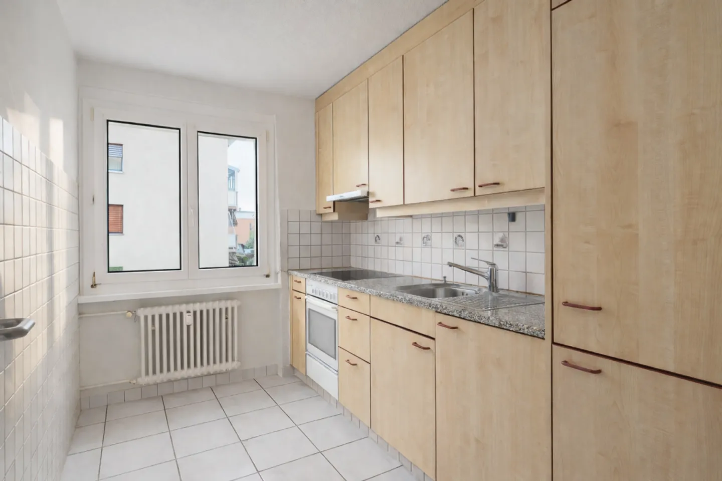 Appartement avec potentiel dans un bon emplacement à Bassersdorf - Photo 4 sur 7