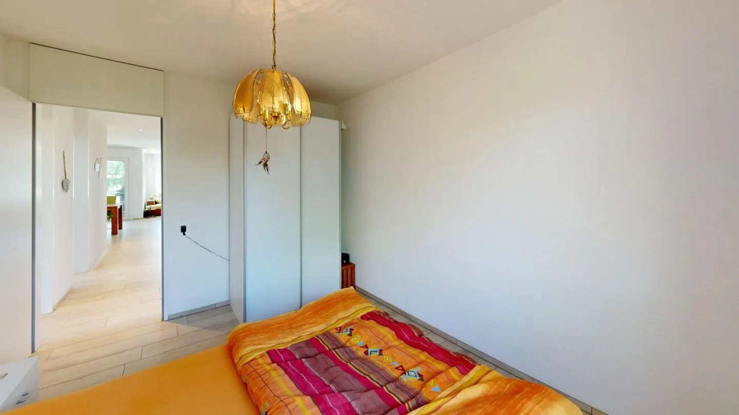 3.5-Room Garden Apartment with Exclusive 245 m² Garden and Covered Terrace - Photo 10 of 13