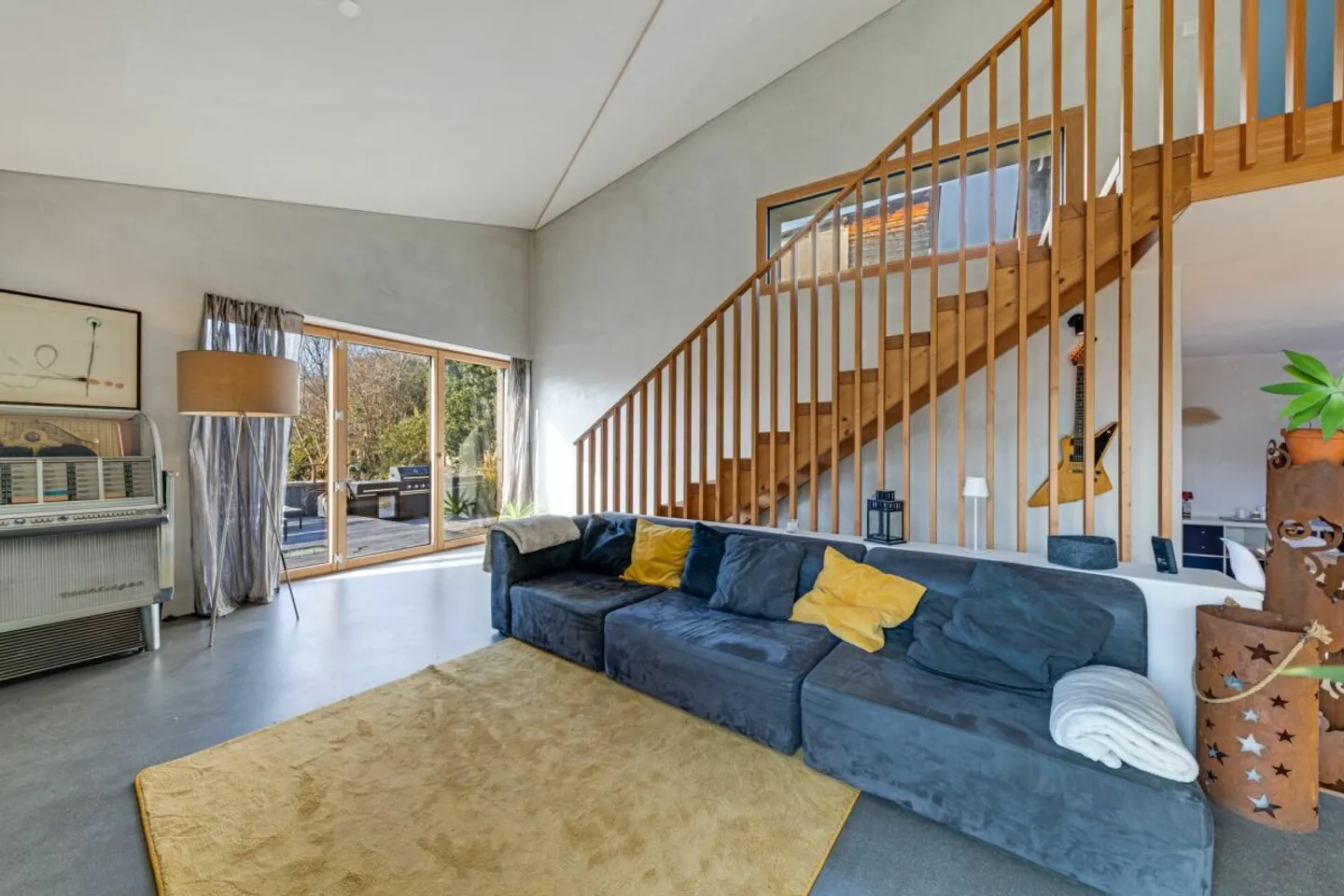 Wunderschöne Architektenvilla mit 5,5 Zimmern - Foto 8 von 13